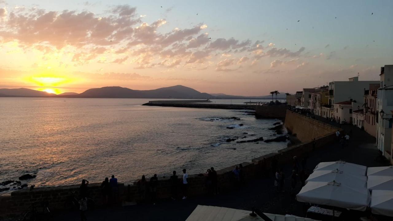 Waterfront Apartment Alghero Bagian luar foto